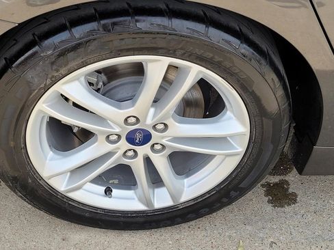 Used 2018 Ford Fusion SE image 6