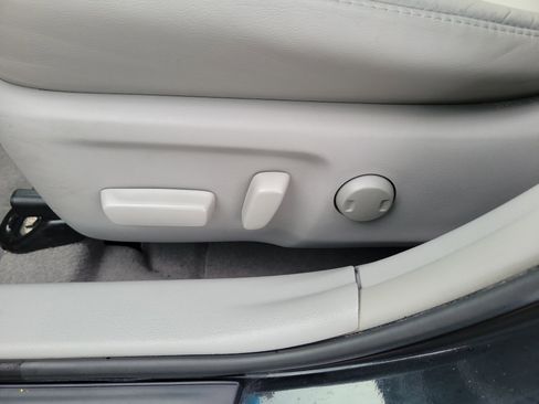 Used 2014 Toyota Camry XLE image 19