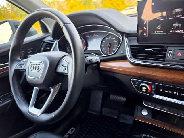 Used 2023 Audi Q5 2.0T Premium w/ Convenience Package AWD/4WD image 43