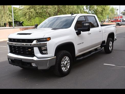 Used 2023 Chevrolet Silverado 2500 LT w/ Convenience Package image 3