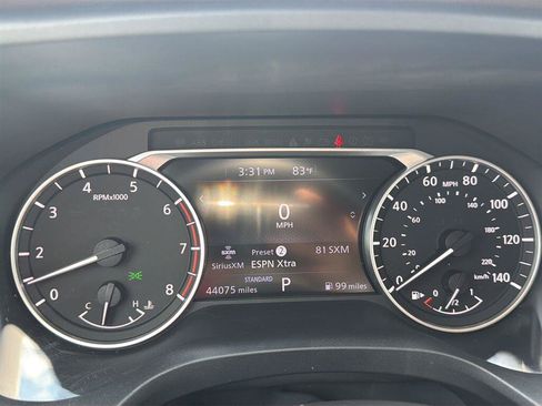 Used 2022 Nissan Rogue SV FWD image 11