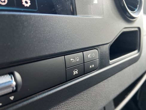 Used 2024 Mercedes-Benz Sprinter 144 Cargo image 40