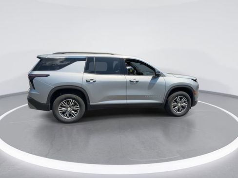 Used 2024 Chevrolet Traverse LT AWD/4WD image 9