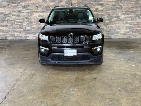 Used 2017 Jeep Compass Latitude w/ Popular Equipment Group FWD image 2