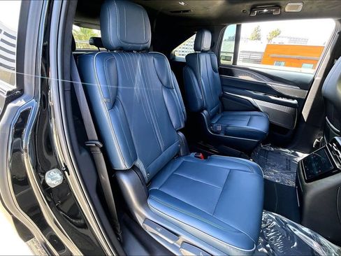 New 2026 Cadillac Escalade IQ Luxury 2 w/ LPO, Floor Liner Package AWD/4WD image 32