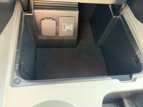 Used 2023 Ford Explorer XLT w/ Equipment Group 202A image 24