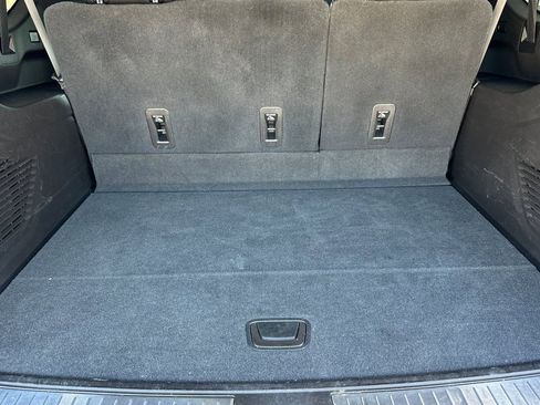 Used 2021 GMC Yukon XL Denali w/ Denali Premium Package image 15