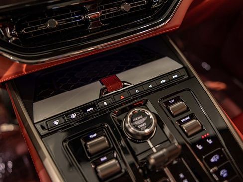 New 2026 Aston Martin DBX 707 image 28