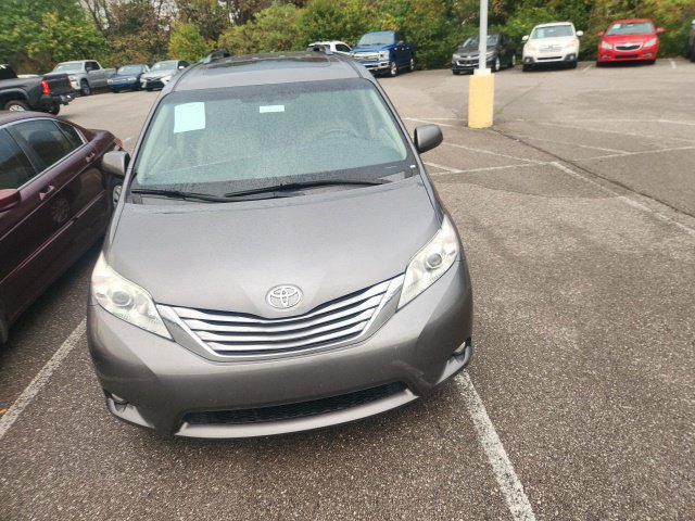 Used 2017 Toyota Sienna XLE AWD/4WD image 14