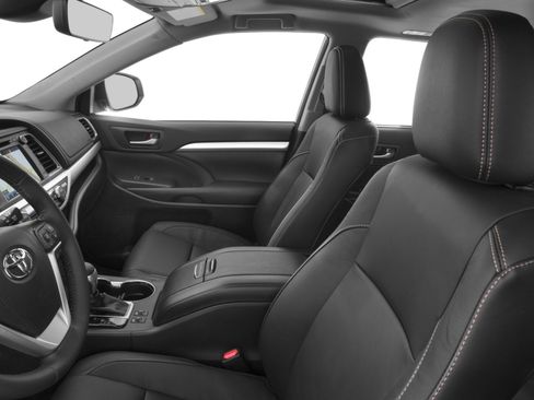 Used 2017 Toyota Highlander XLE w/ Protection Package #3 AWD/4WD image 8