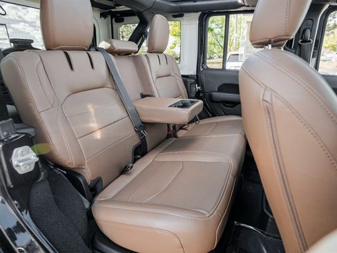Used 2023 Jeep Wrangler Unlimited Sahara w/ Cold Weather Group AWD/4WD image 29