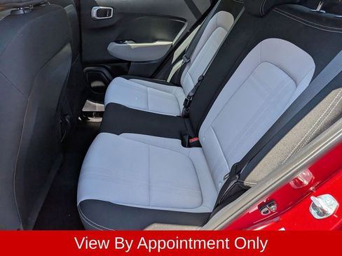 Used 2025 Hyundai Venue SEL FWD image 22