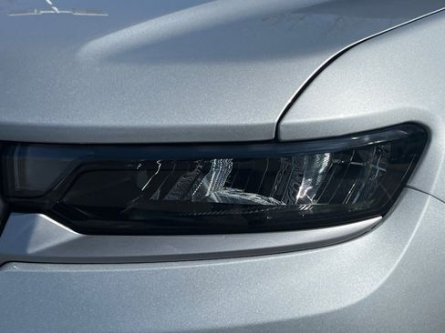 New 2026 Jeep Grand Cherokee Limited image 11