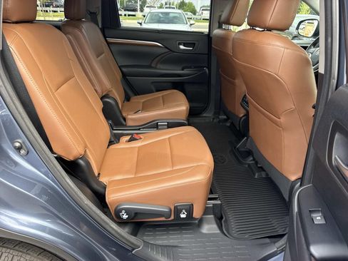 Used 2018 Toyota Highlander Limited AWD/4WD image 26