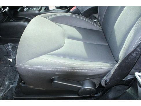 Used 2018 Jeep Wrangler Sahara w/ Connectivity Group image 20