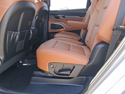 Used 2023 Kia Telluride EX X-Line AWD/4WD image 9