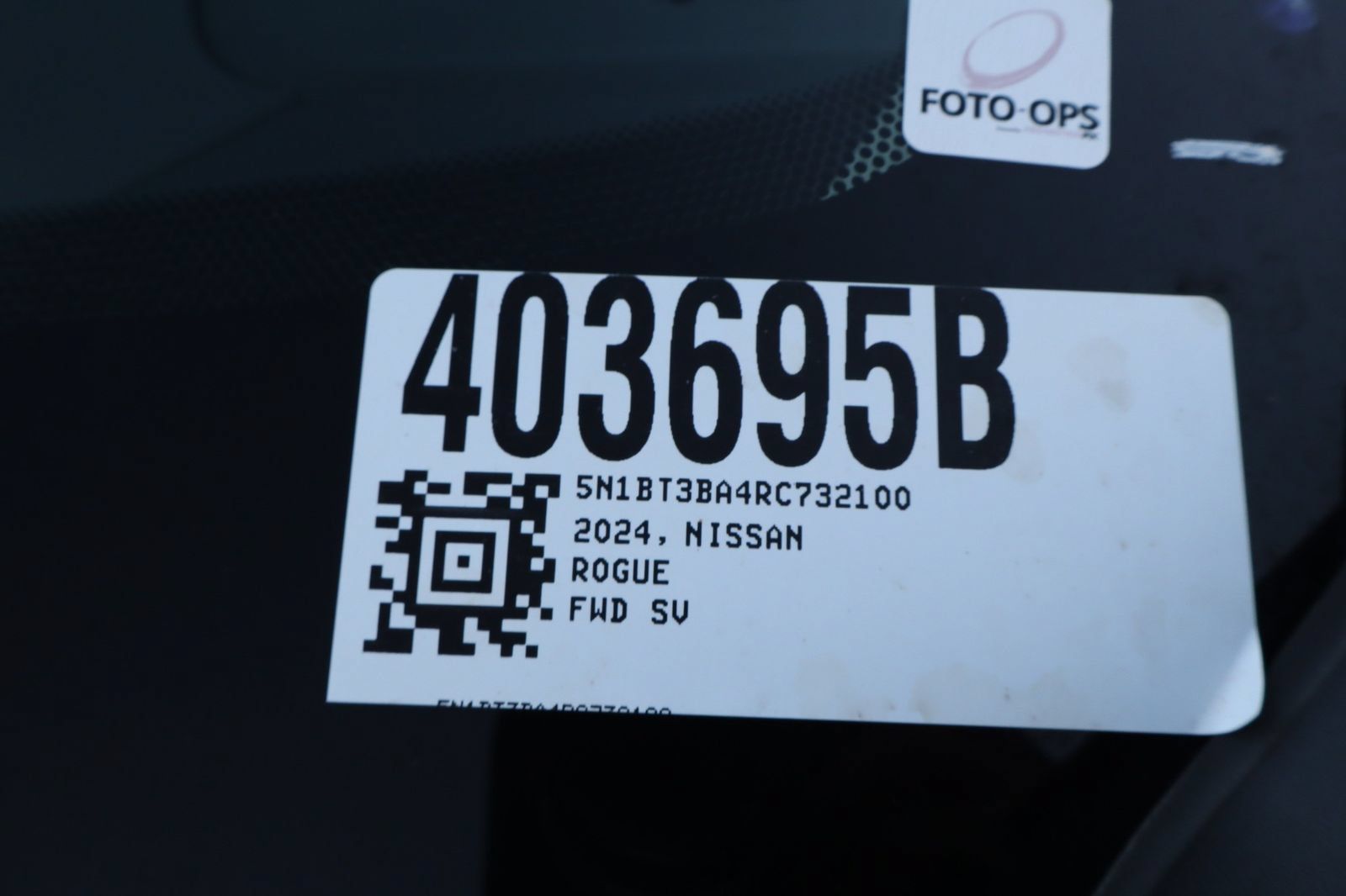 Used 2024 Nissan Rogue SV FWD image 40