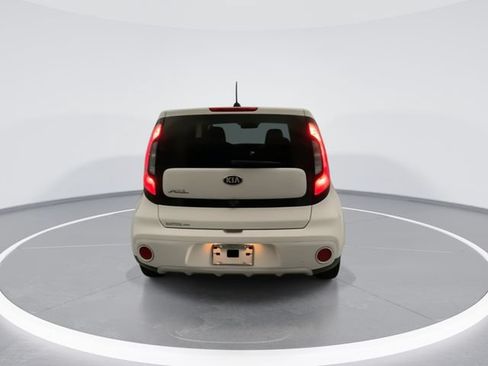 Used 2018 Kia Soul + FWD image 3