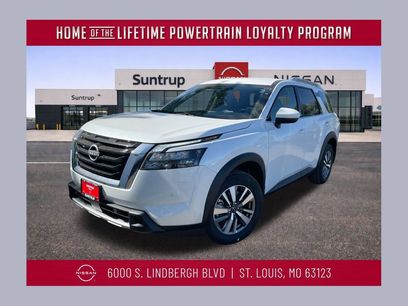 New 2025 Nissan Pathfinder SL w/ Cargo Package