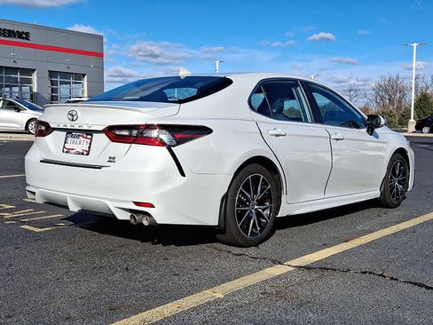 Used 2024 Toyota Camry SE image 6