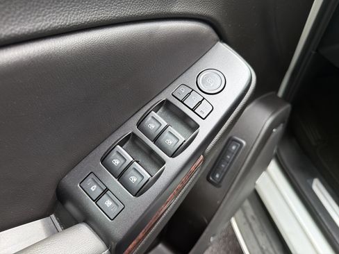 Used 2020 GMC Yukon SLT AWD/4WD image 15