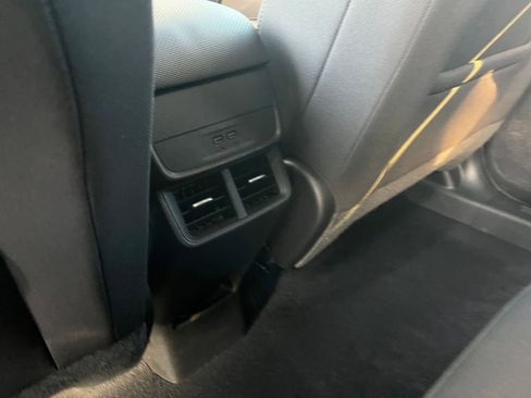 Used 2025 Chevrolet Equinox LT image 24