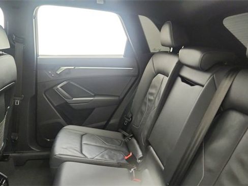 Used 2023 Audi Q3 2.0T Premium Plus w/ Premium Plus Package image 31