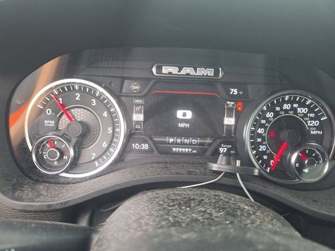 Used 2023 RAM 1500 Big Horn AWD/4WD image 3