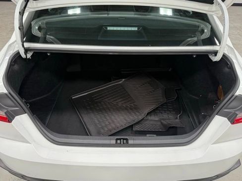 Used 2025 Toyota Camry SE image 35