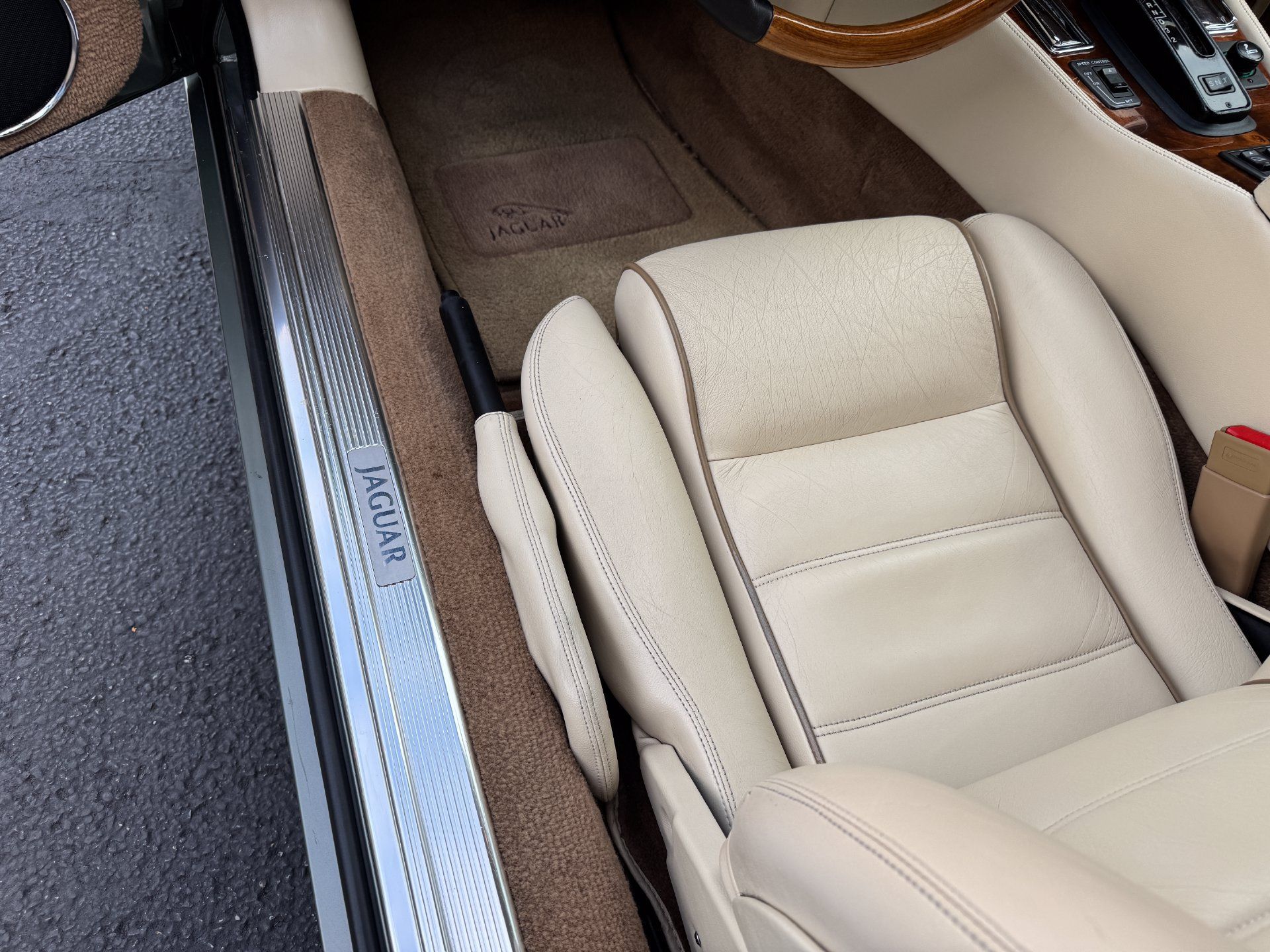 Used 1996 Jaguar XJS 4.0 Convertible RWD image 43