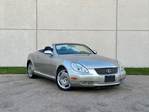 Used 2004 Lexus SC 430 Convertible RWD image 2
