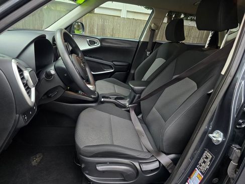 Used 2020 Kia Soul LX image 26