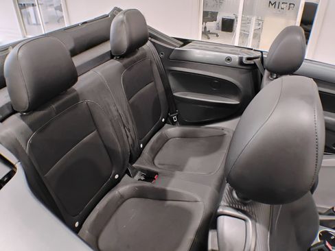 Used 2013 Volkswagen Beetle 2.5 image 74