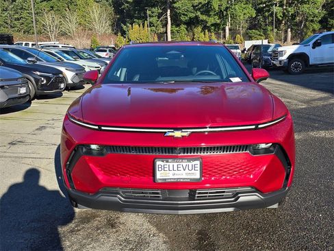 New 2026 Chevrolet Equinox EV LT image 8