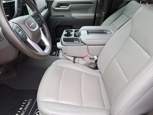 Used 2025 GMC Sierra 1500 SLT image 25