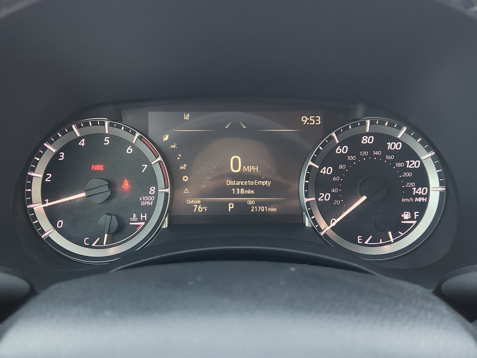 Used 2024 Toyota Highlander LE FWD image 19