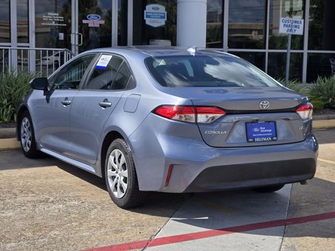 Used 2023 Toyota Corolla LE FWD image 3