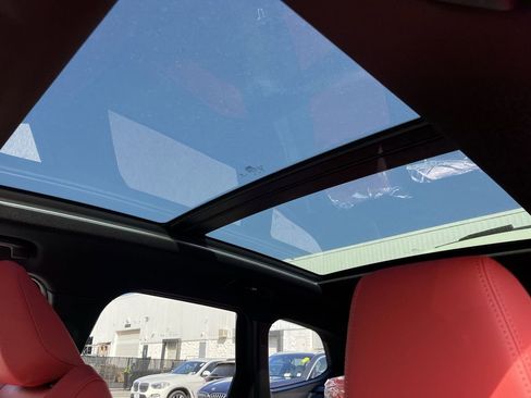 Used 2025 BMW X1 xDrive28i w/ Technology Package image 22