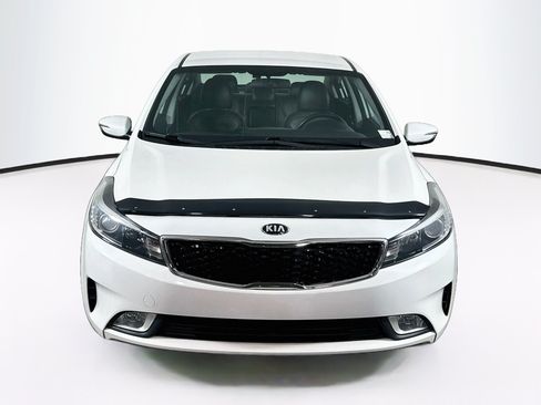 Used 2017 Kia Forte EX FWD image 2