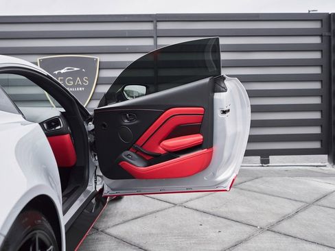 Used 2023 Aston Martin V12 Vantage image 29