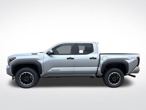 New 2025 Toyota Tacoma TRD Off-Road AWD/4WD image 2