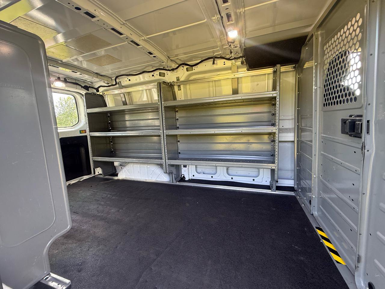 Used 2020 Ford Transit 250 Low Roof RWD image 7