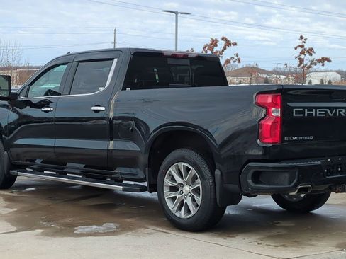 Used 2021 Chevrolet Silverado 1500 High Country w/ Technology Package image 3
