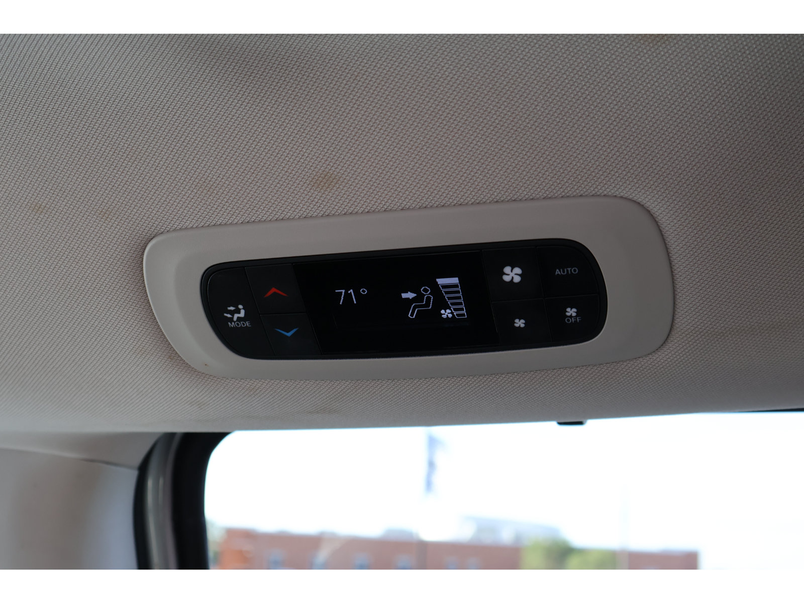 Used 2024 Chrysler Pacifica Touring-L FWD image 22