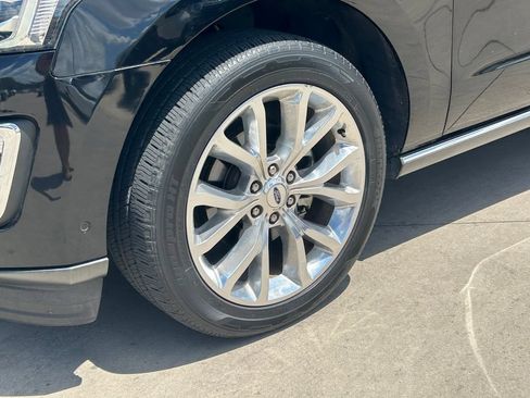 Used 2018 Ford Expedition Limited w/ Equipment Group 302A RWD image 9