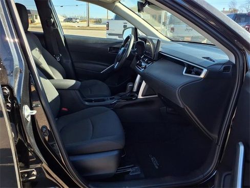 Used 2024 Toyota Corolla Cross LE image 16