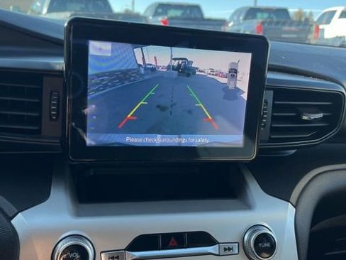 Used 2022 Ford Explorer 4WD w/ Class IV Trailer Tow Package image 43