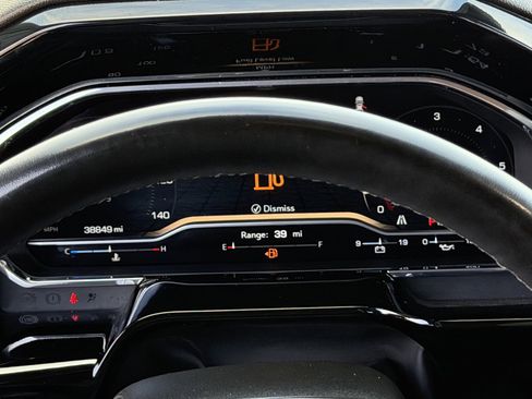 Certified 2025 GMC Sierra 1500 SLT image 23