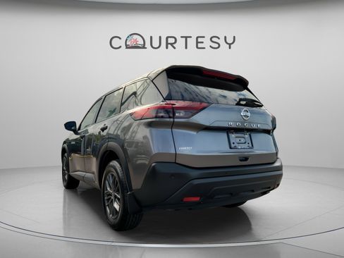 Used 2021 Nissan Rogue S image 2