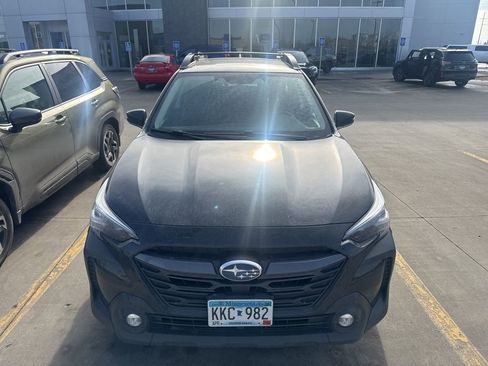 Used 2023 Subaru Outback Premium image 8